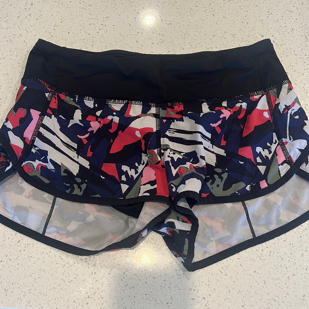 Lululemon speed up short 2.5…Size 4